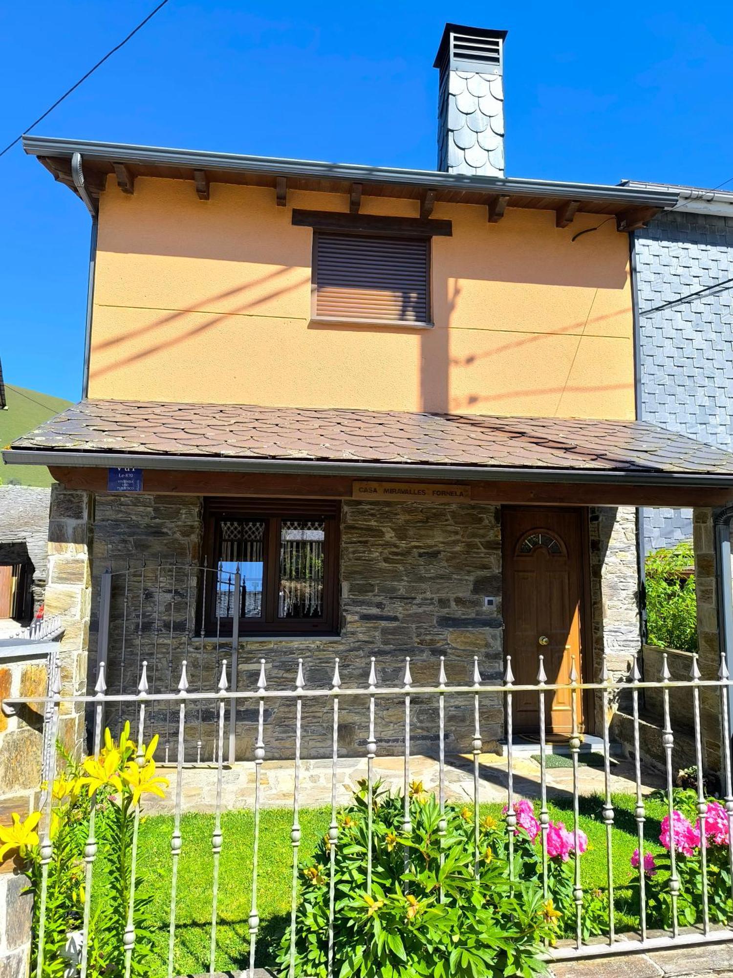 Casa Miravalles Fornela Guimara ภายนอก รูปภาพ