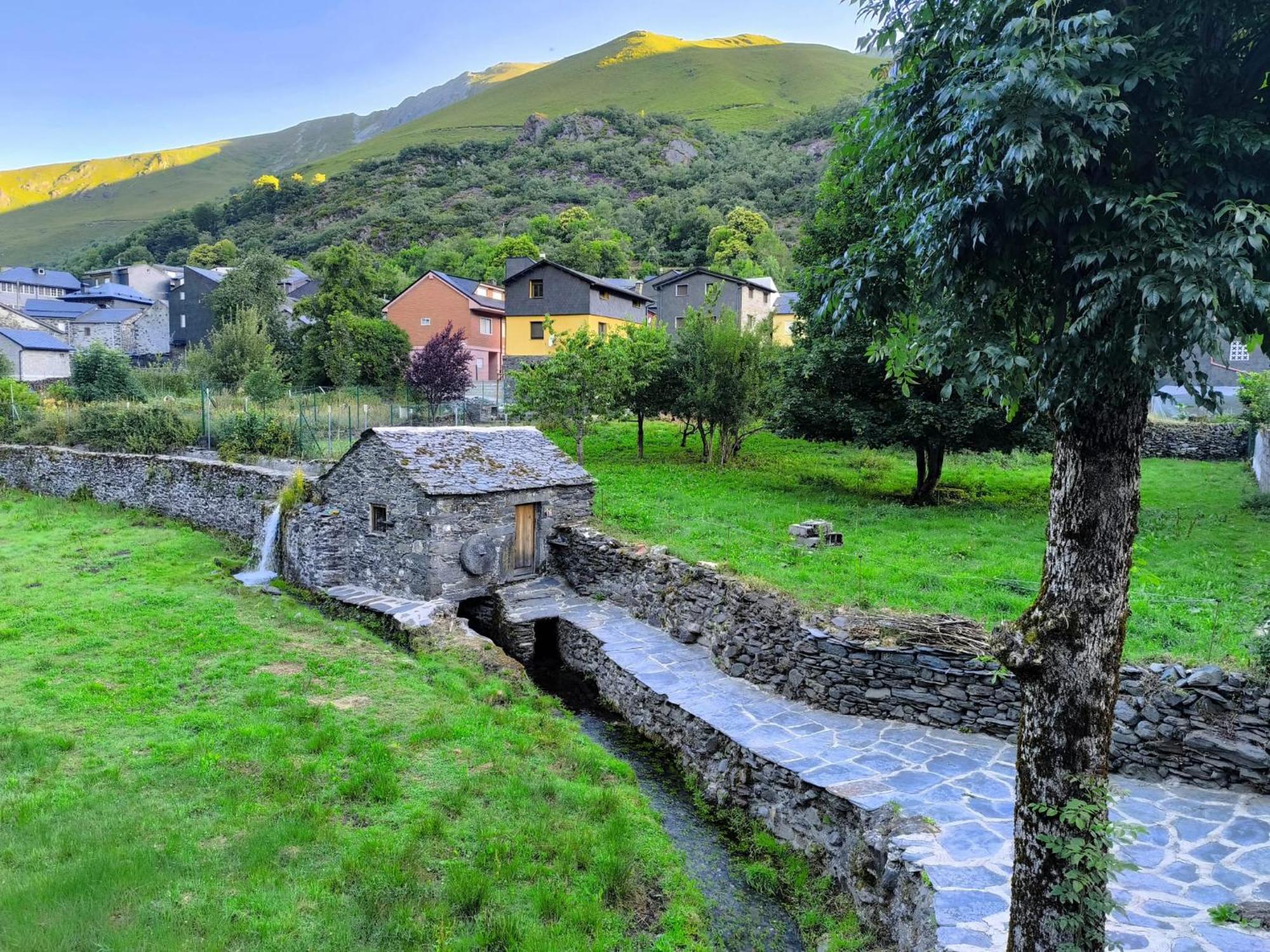 Casa Miravalles Fornela Guimara ภายนอก รูปภาพ